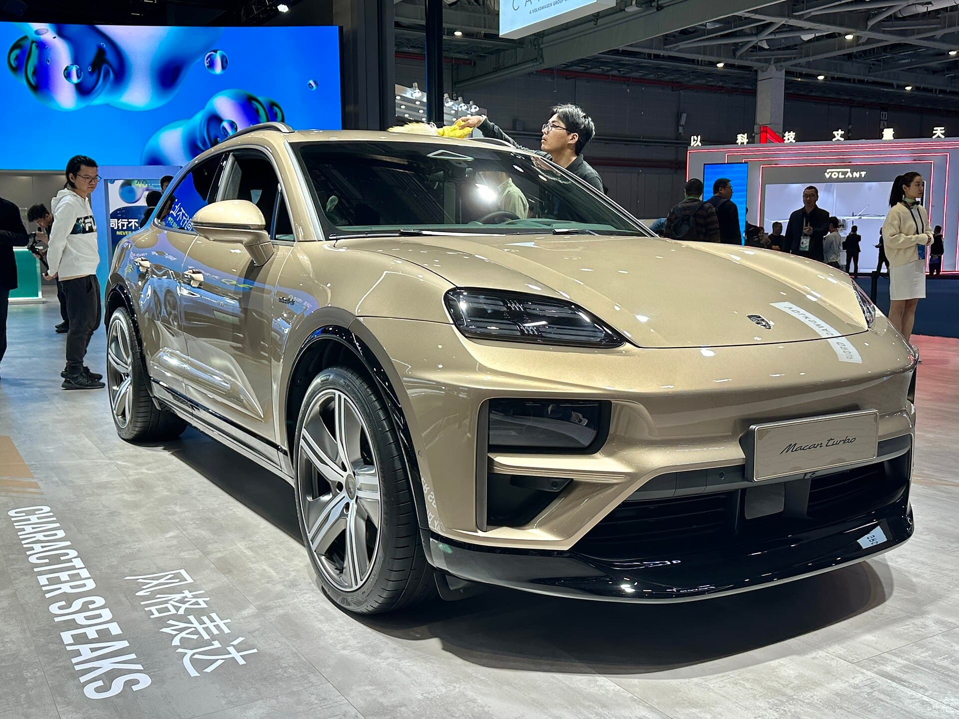 Porsche Macan Electric 4
